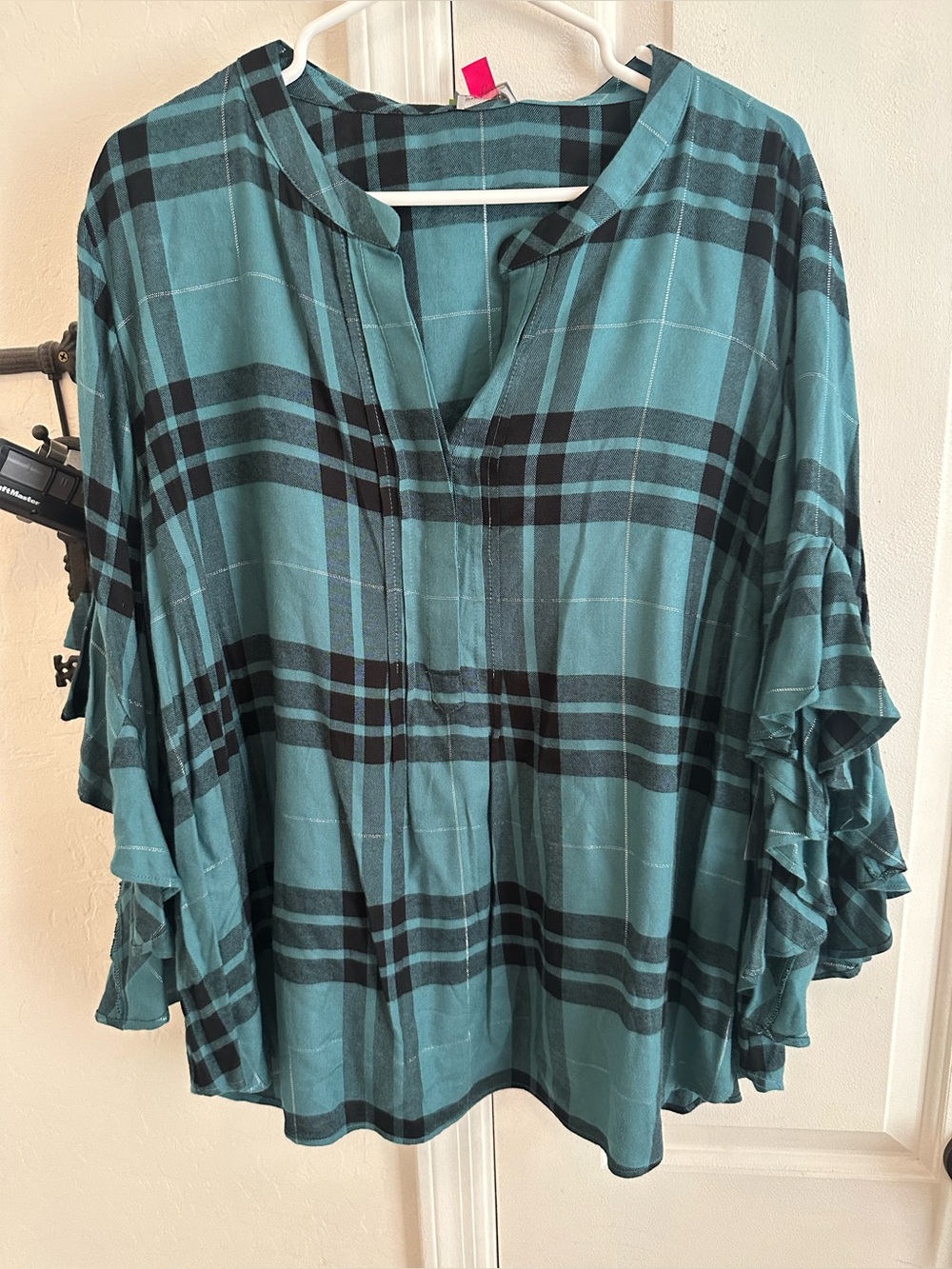 Woman’s Vince Camuto plus size 3X teal green with black plaid blouse NWT